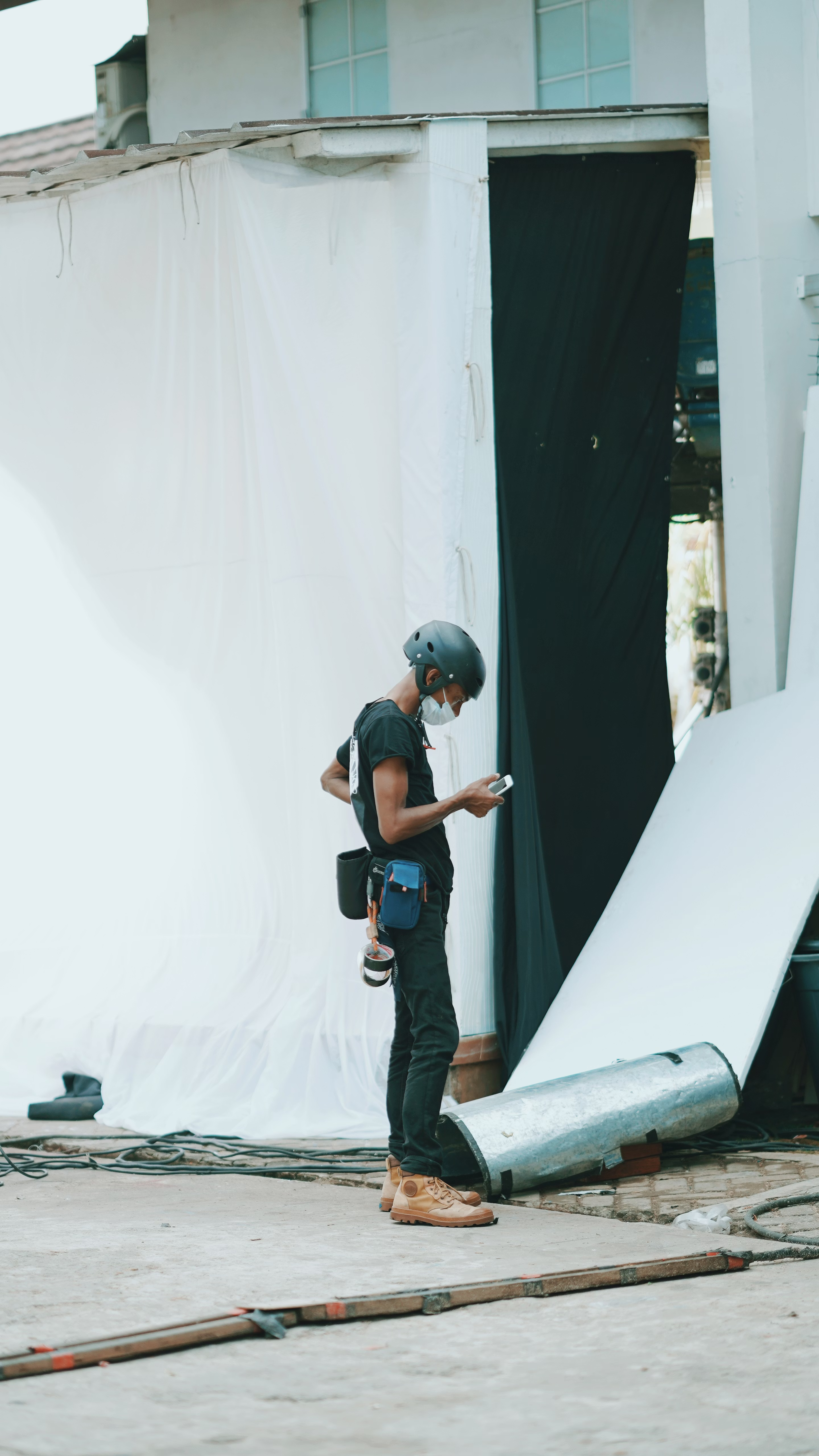 gray computer monitor